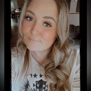 Meet your Posher, Lauren
